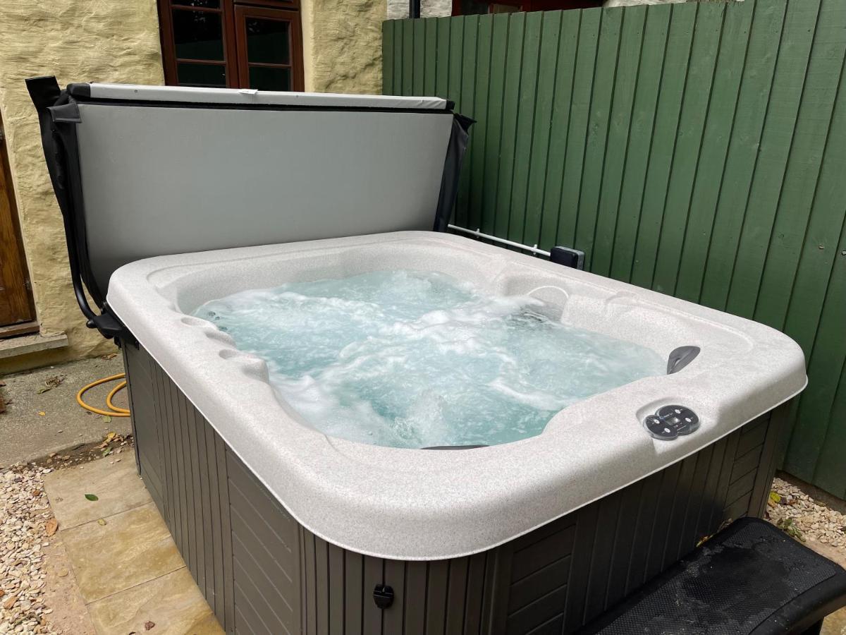 Cottage With Hot Tub In Pembrokeshire Haverfordwest Luaran gambar